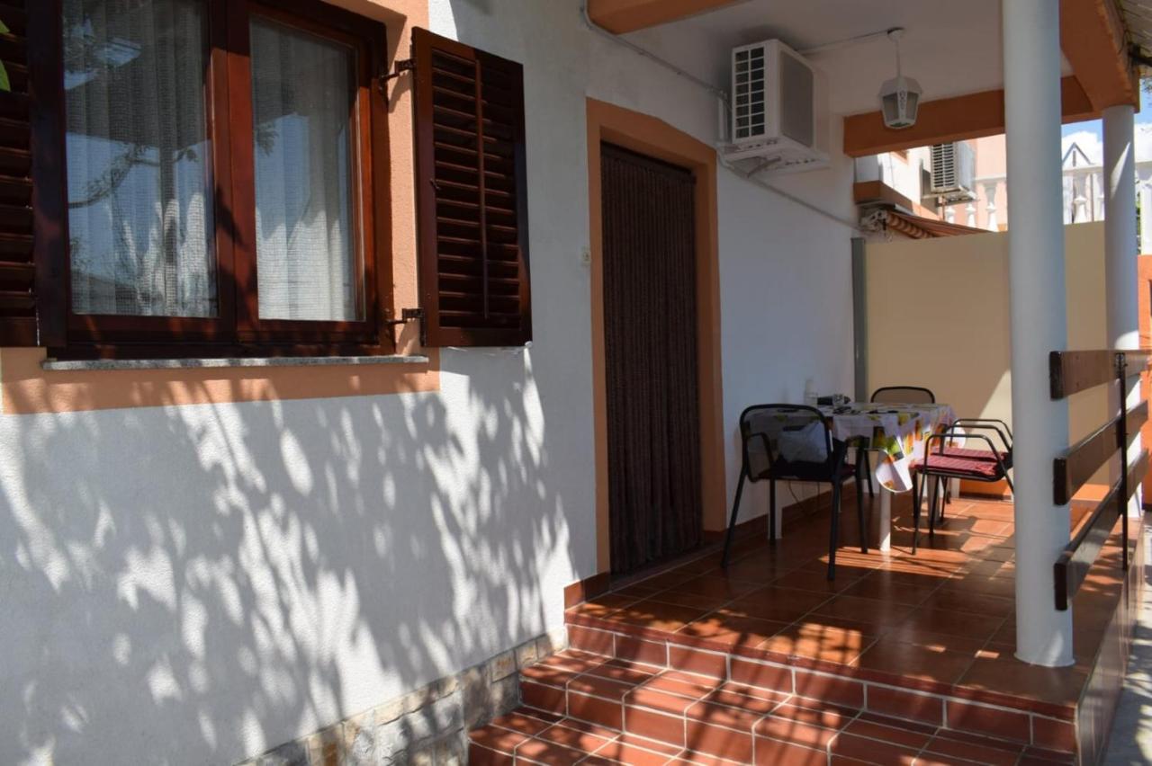 Apartmani Veronika נין מראה חיצוני תמונה
