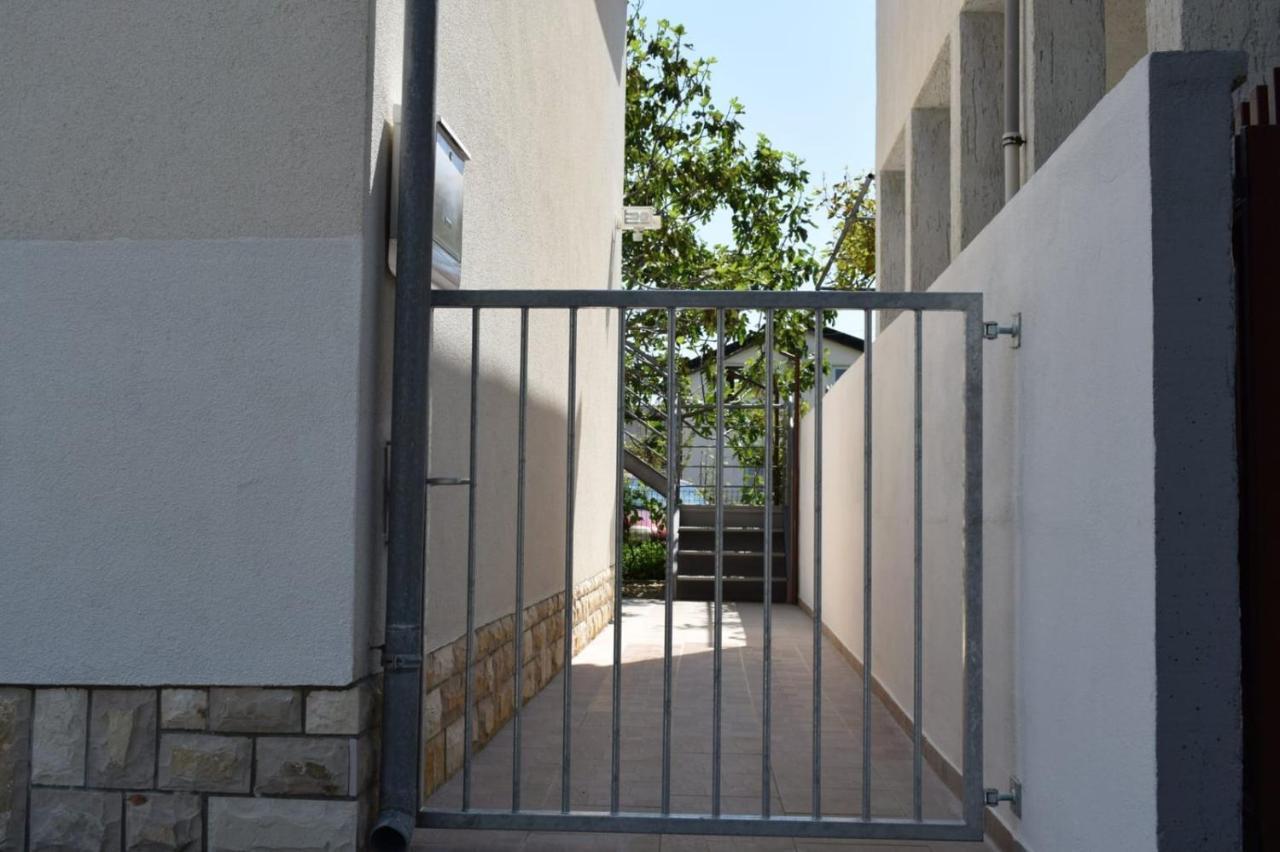 Apartmani Veronika נין מראה חיצוני תמונה