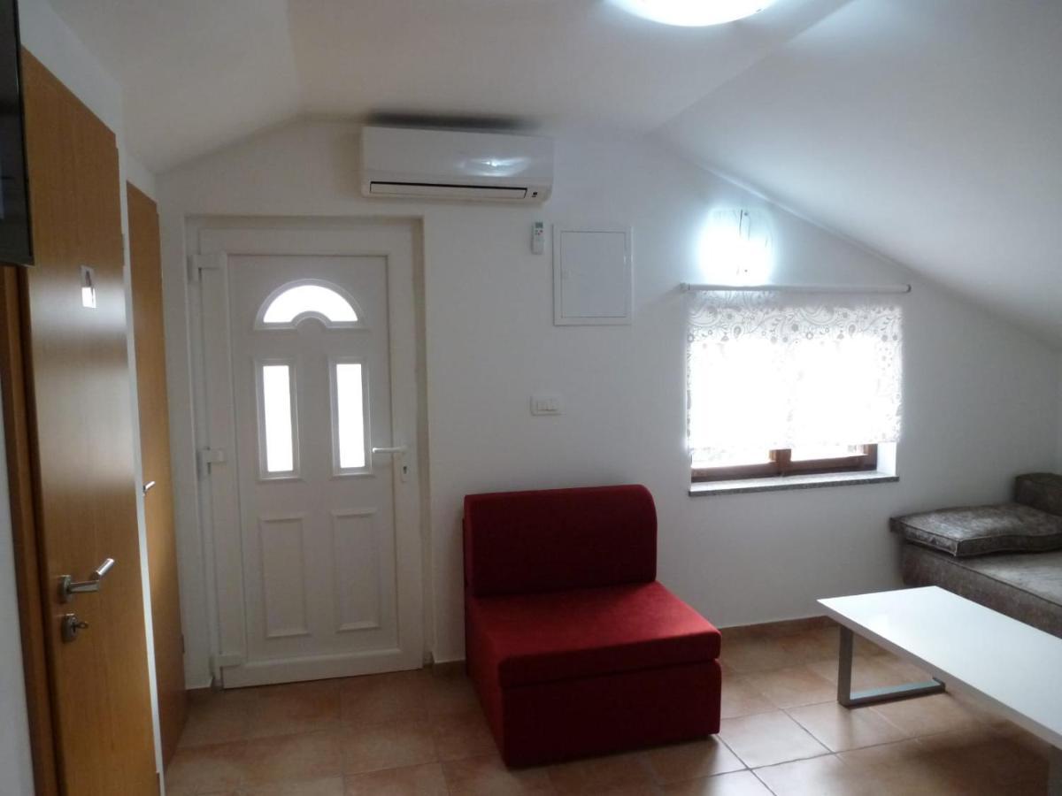 Apartmani Veronika נין מראה חיצוני תמונה
