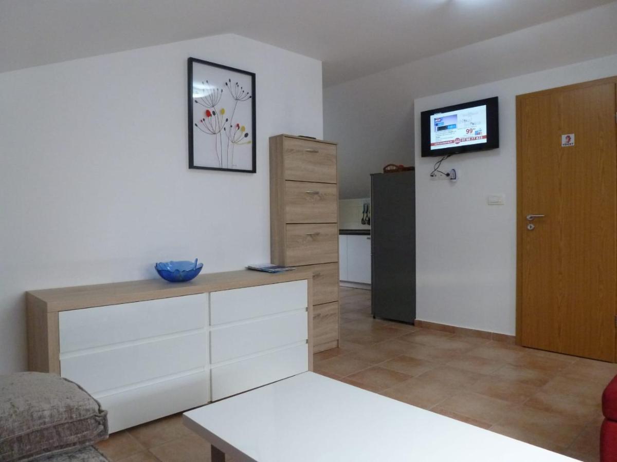 Apartmani Veronika נין מראה חיצוני תמונה