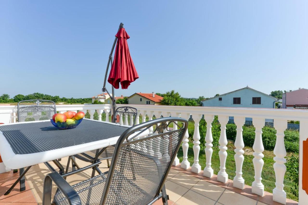 Apartmani Veronika נין מראה חיצוני תמונה