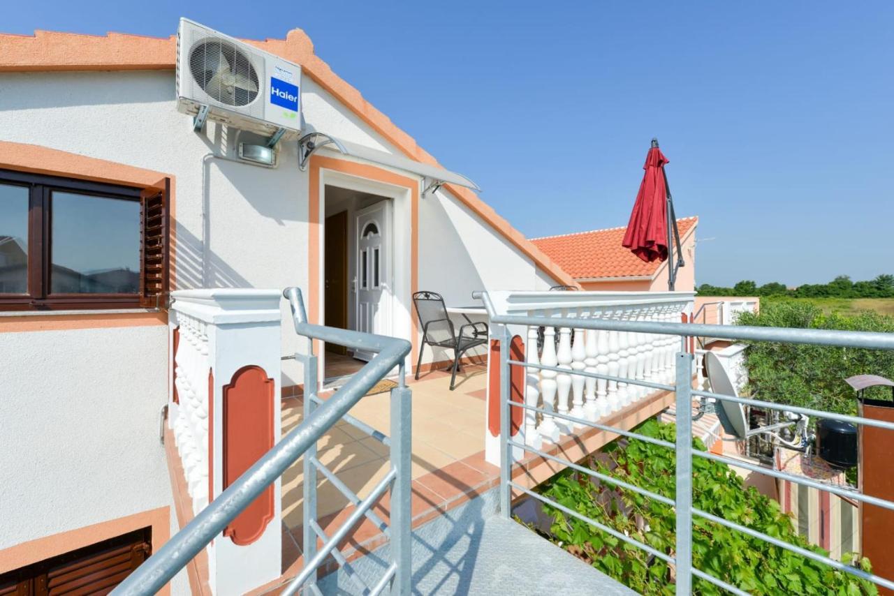 Apartmani Veronika נין מראה חיצוני תמונה